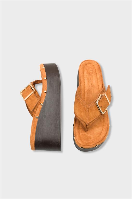 Capone Kristi Wedge Heel Thong Women Sued Tan Clog image 6