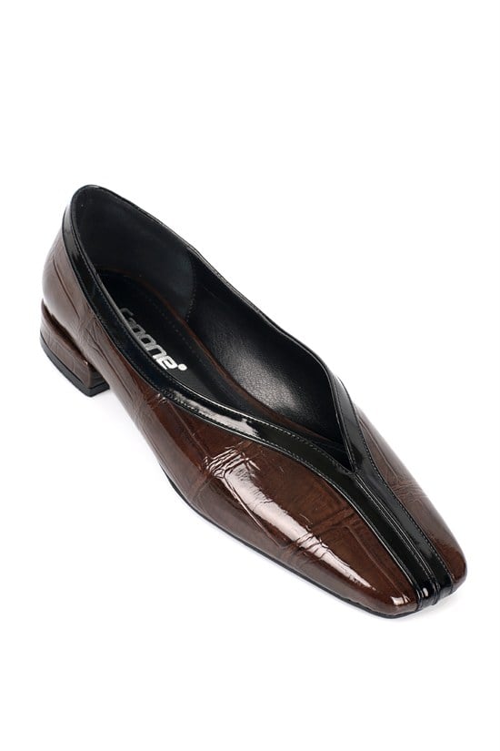 Capone Larisa Square Toe Croc Pattern Low Heel Women Brown Ballet Flat