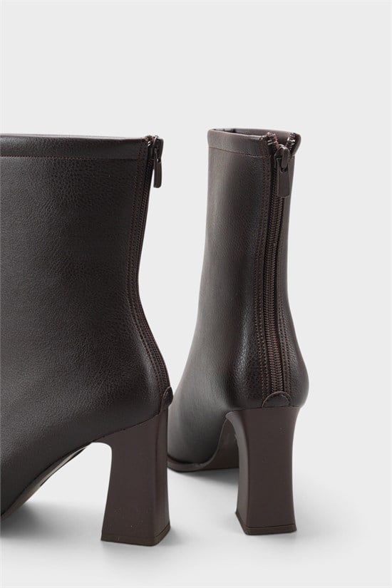 Capone Lizzie Pointed Toe Block Heel Back Zip Elegant Women  Ankle Boot image 5