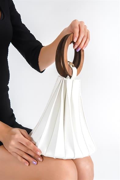 Capone Osaka Women White Handbag image 6