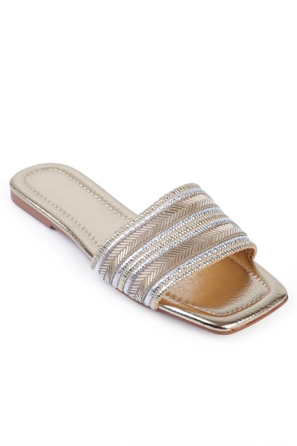 Capone Outfitters 20617 Women Metallic Silver Sandal