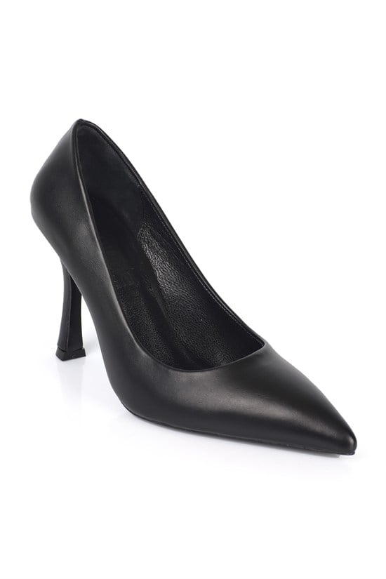 Capone Outfitters 800 Women Black Stiletto