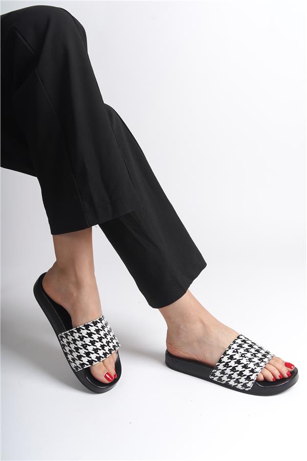 Capone Outfitters 901201 Women Houndstooth Sandal image 2