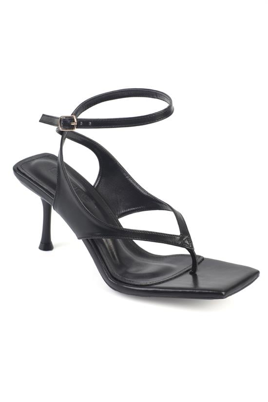 Capone Outfitters 910 Women Black Sandal
