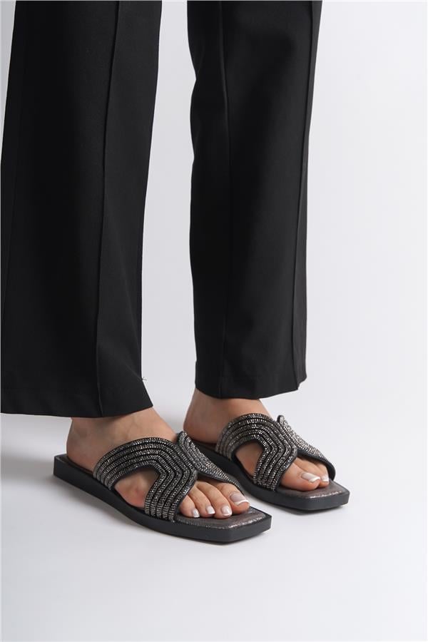 Capone Outfitters HRM11 Women Platinum Sandal
