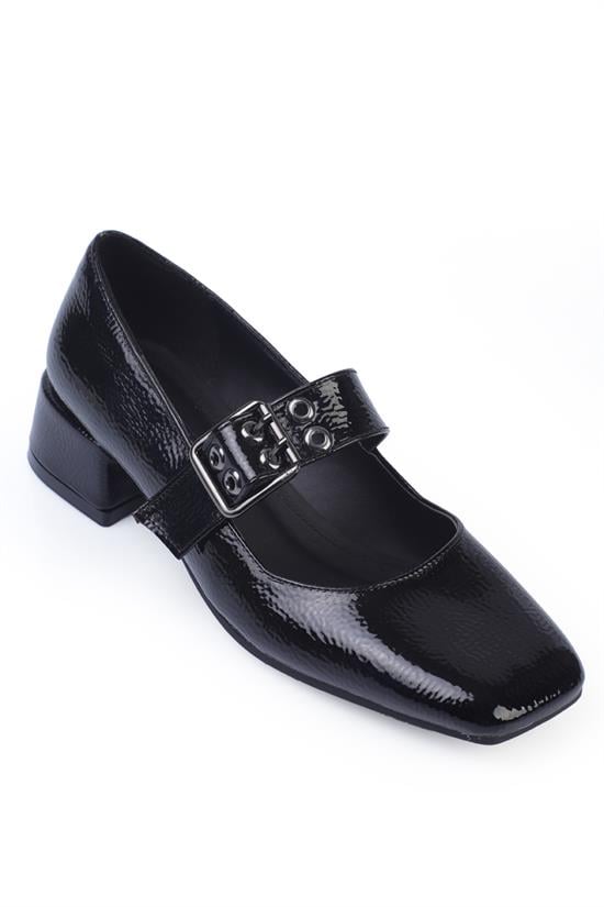 Capone Outfitters M117 Women Black Crinkle Patent Heeled