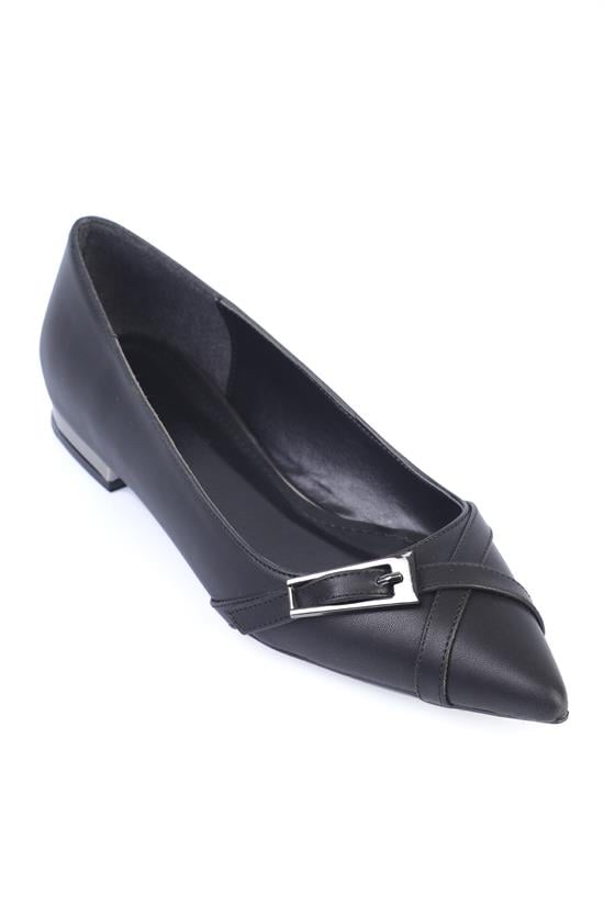 Capone Pointed Toe Short Heeled Metal Accessorized Women Black Ballerinas