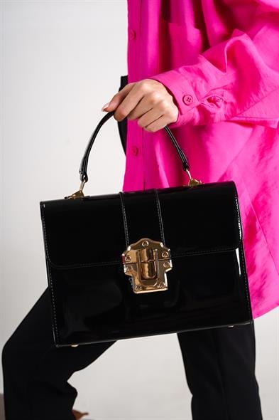 Capone Prag Women Black Handbag image 6