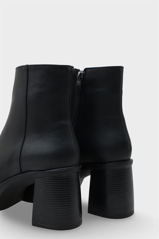 Capone Round Toe Side Zipper Mid Heels Woman Boots image 4