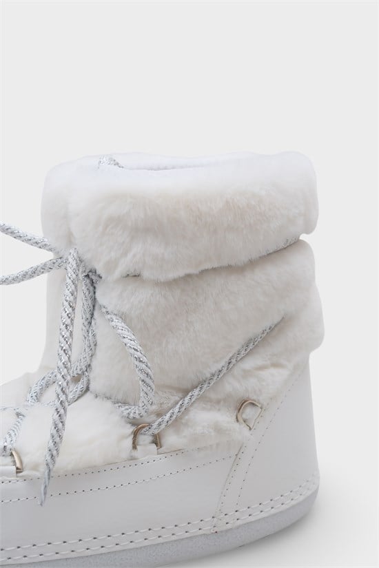 Capone Round Toe Thick Sole Furry Women White Boots image 2
