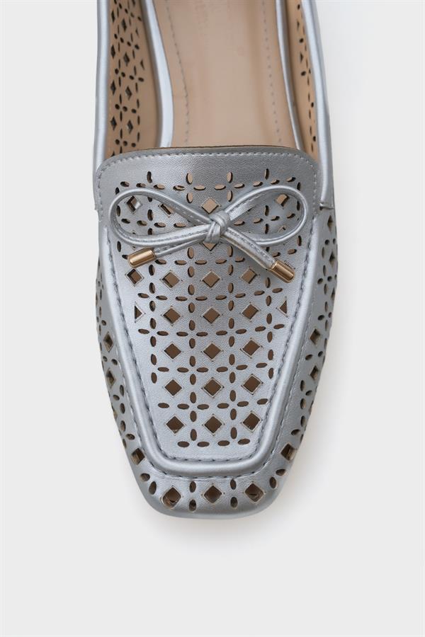 Capone Studded Metallic Women  Loafer image 3
