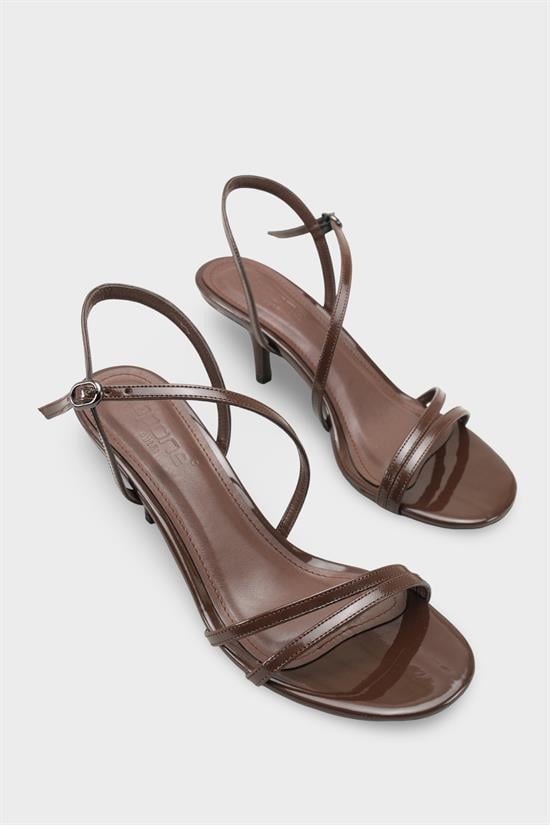 Capone Vanna Round Toe Band Mid Heel Patent Look Elegant Women Patent Brown Shoe image 3