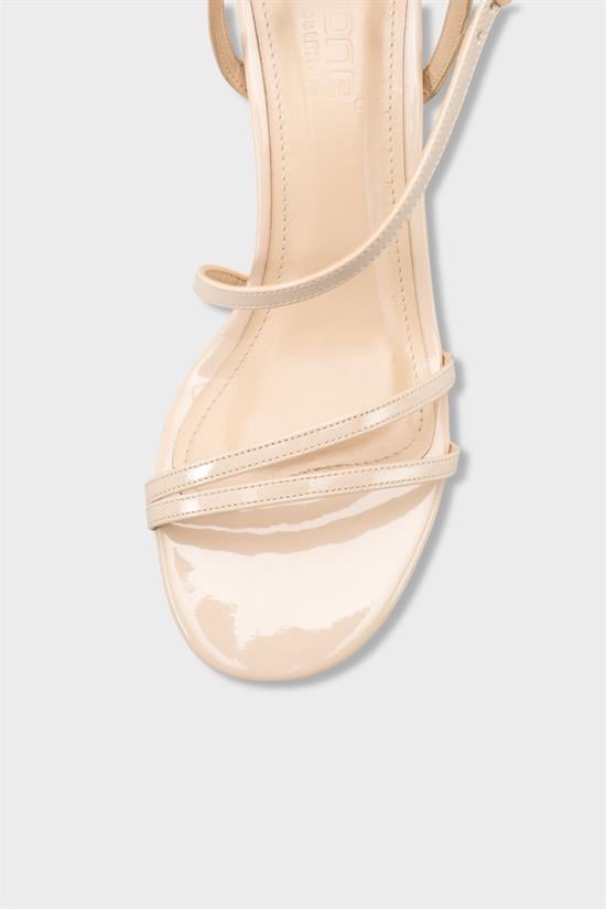 Capone Vanna Round Toe Band Mid Heel Patent Look Elegant Women Patent Ecru Shoe image 4