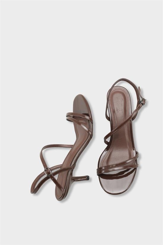 Capone Vanna Round Toe Band Mid Heel Patent Look Elegant Women Patent Brown Shoe image 6