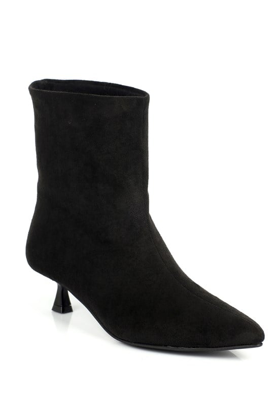 Capone Viola Pointed Toe Pull-On Women Sued Black Boot