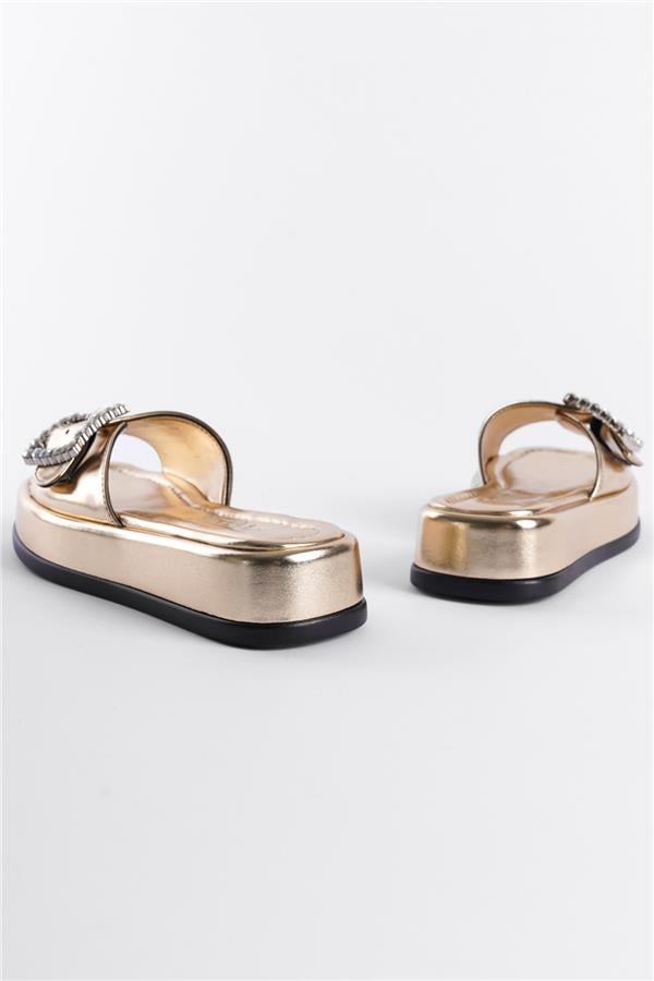 Capone Wedge Heeled Single Banded Crystal Embellished Buckle Metallic Women Metallic Gold Sandals image 3