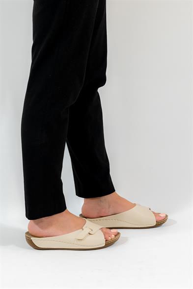 Capone Jenn Z0397 Women Beige Slide Comfort Anatomical Sandals image 3