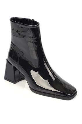 Capone Flat Toe Woman Patent Leather Detailed Side Zip Boots
