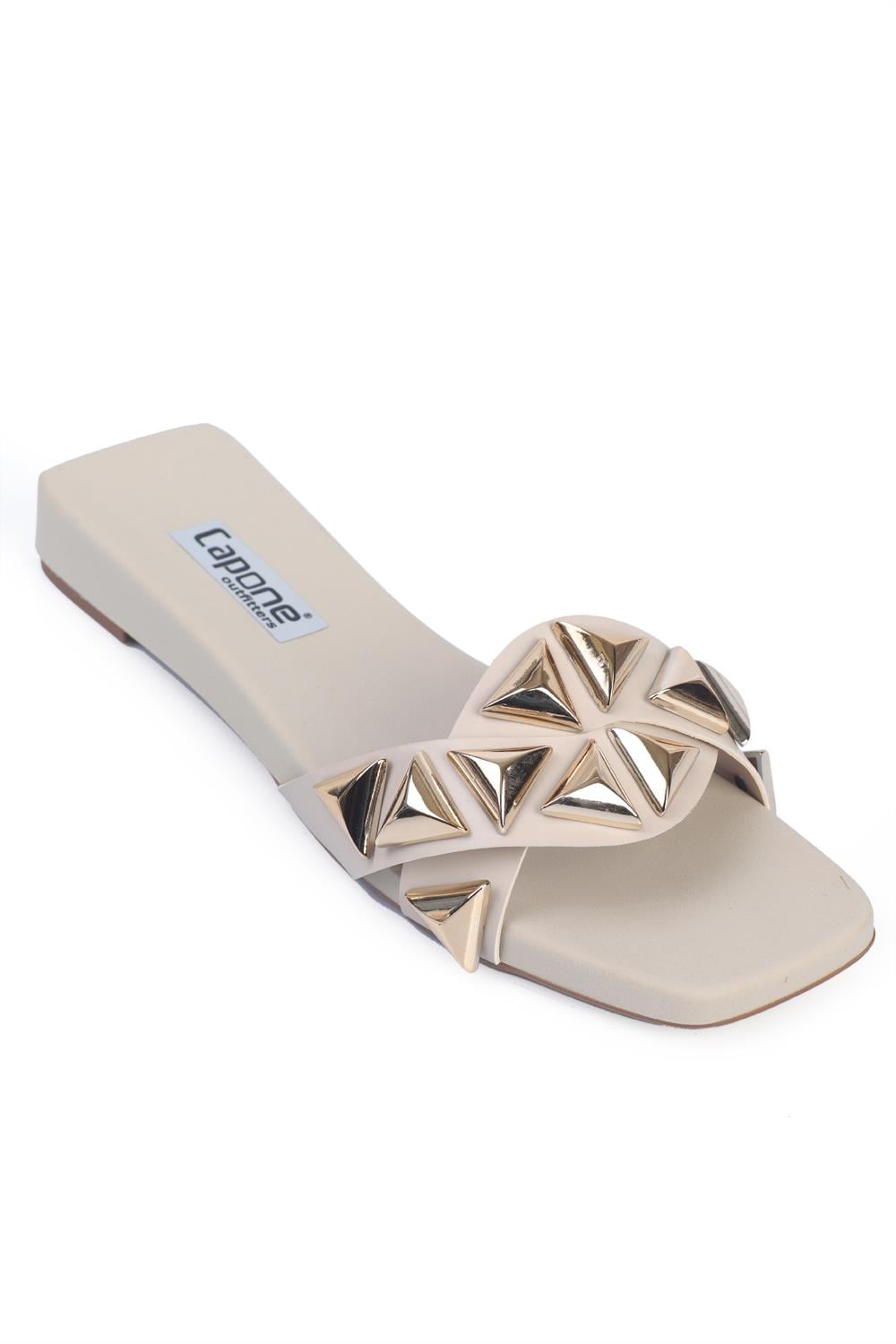 Capone Blunt Toe Metal Accessory Short Heeled Comfort Women Beige Sandals