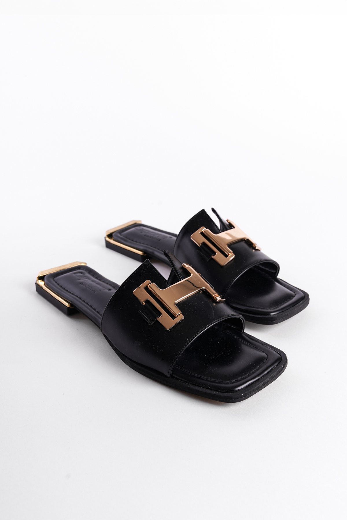 Capone Blunt Toe Metal Bouckle Metal Heel Detail Woman Sandals