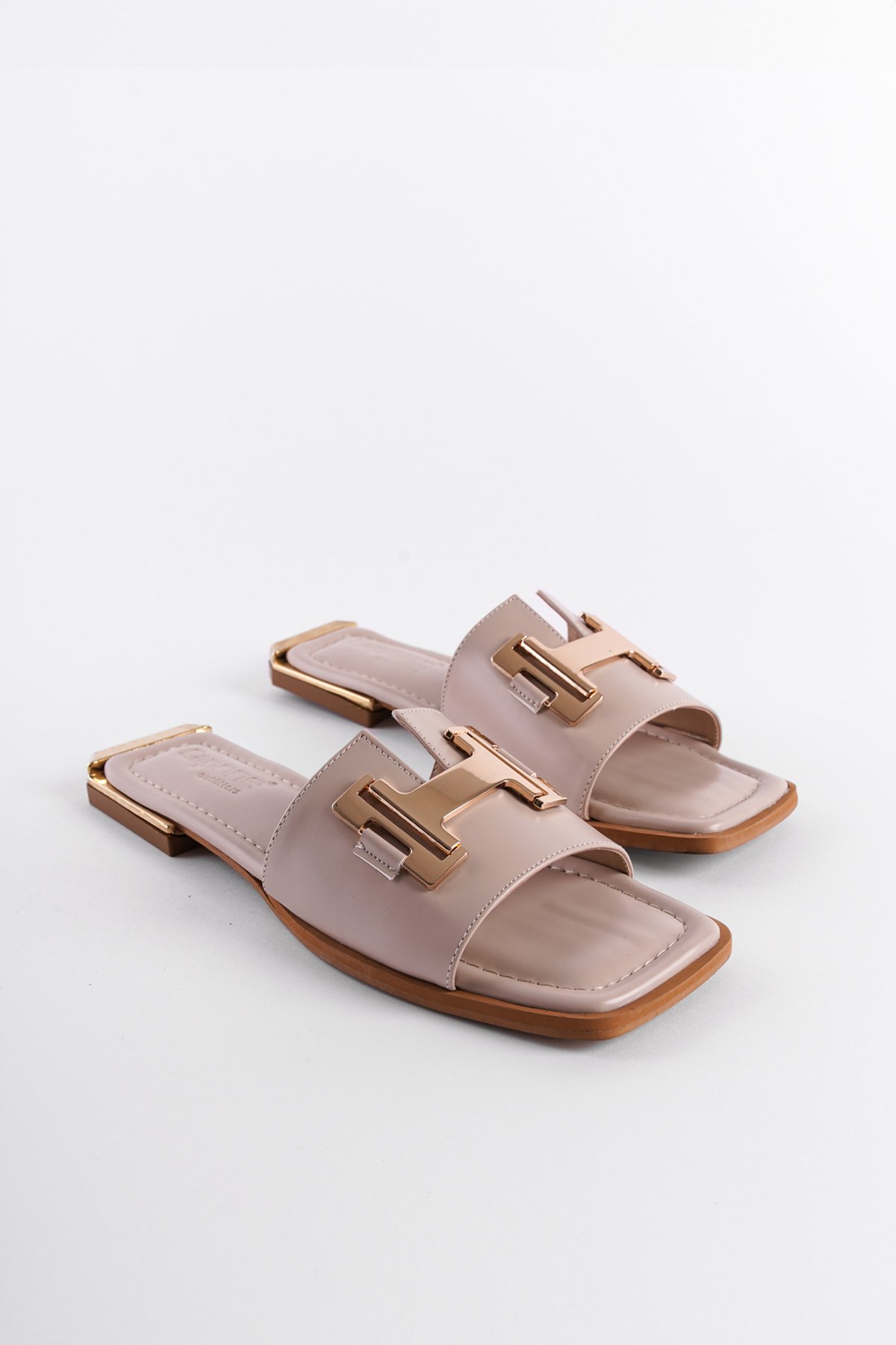 Capone Blunt Toe Metal Bouckle Metal Heel Detail Woman Sandals