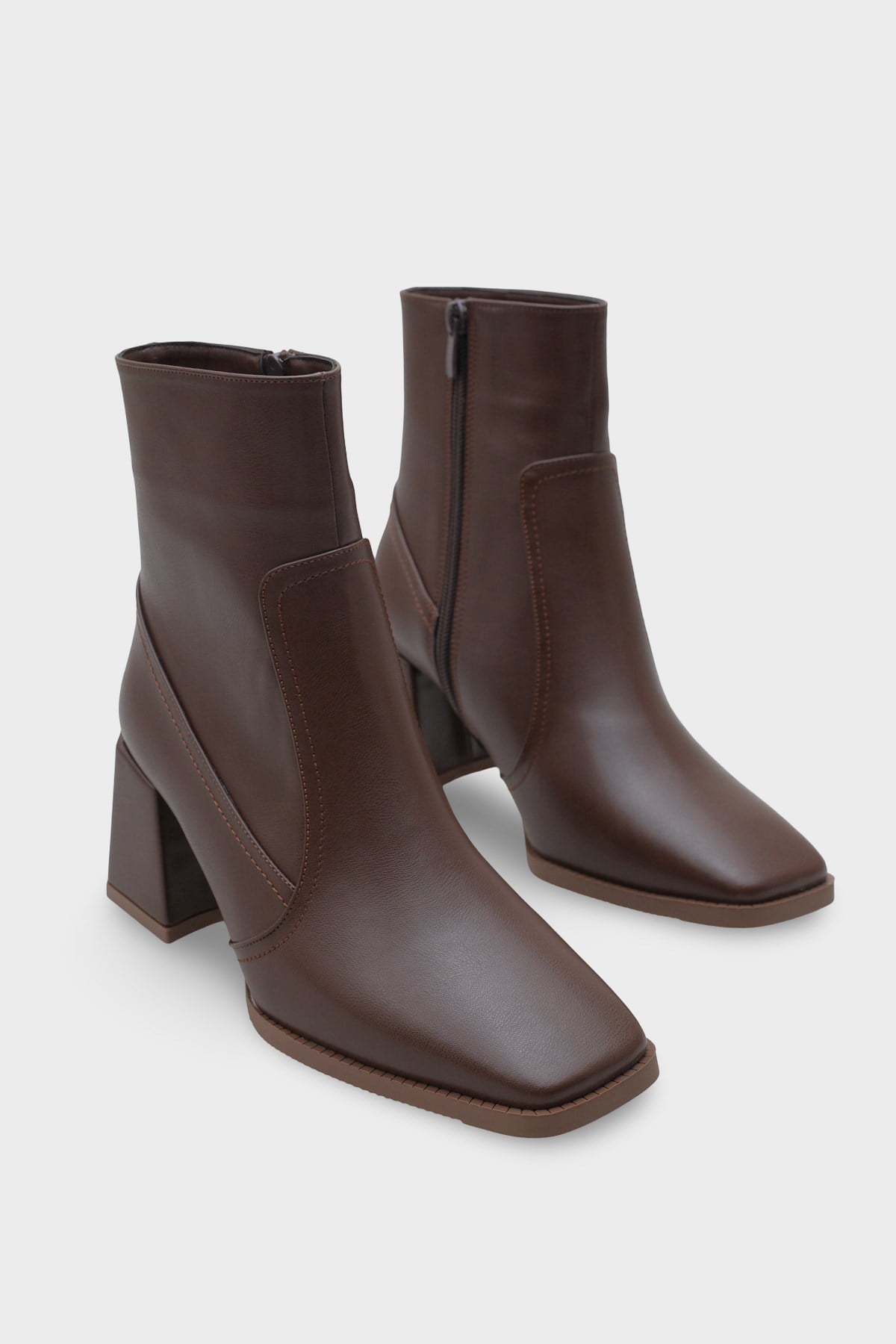Capone Blunt Toe Side Zipper Woman Booties
