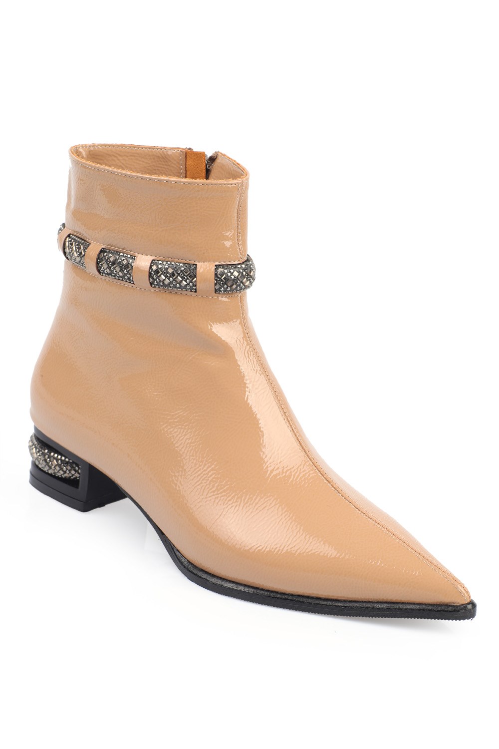 Capone Crinkly Patent Leather Pointed Toe Ankle Crystal Accessory Side Zipper Crystal Detail Low Heel Woman Boots