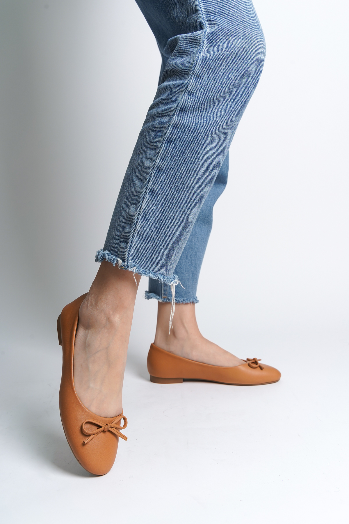 Capone Genuine Leather Bow Detail Round Toe Women Honey Ballerinas