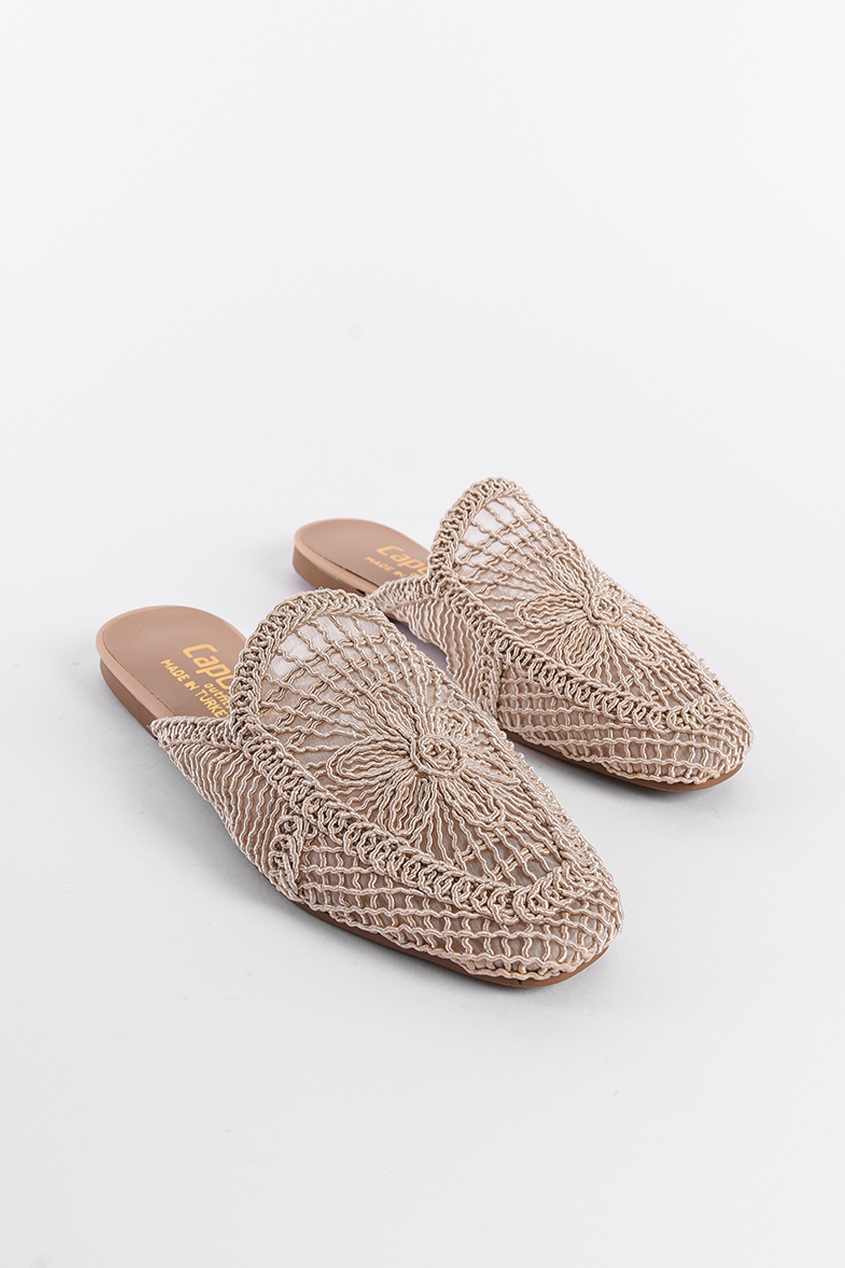 Capone Knitted Closed Toe Women Beige Sandals
