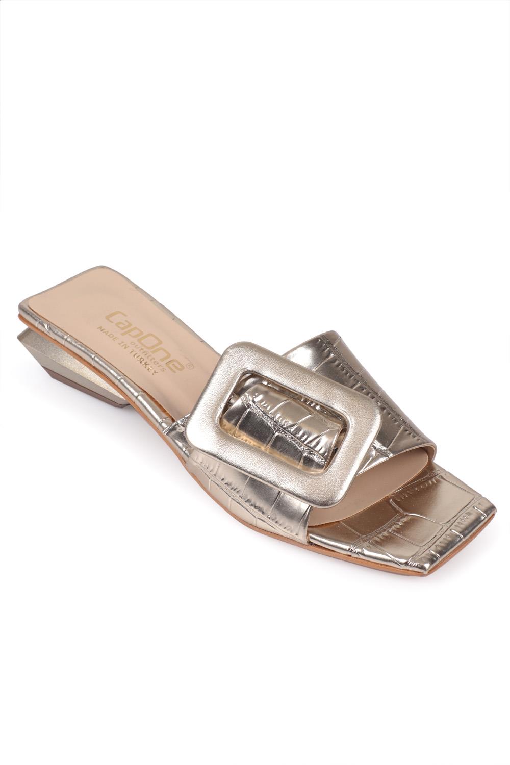 Capone Low Heel Buckle Accessory Patent Leather Croco Woman Sandals