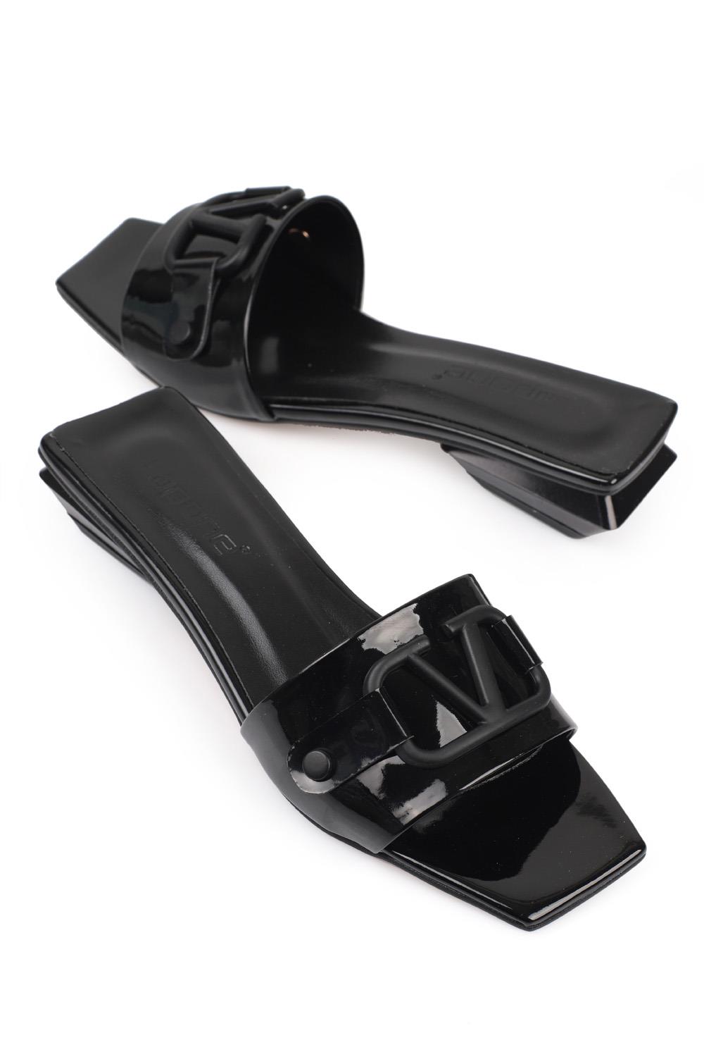 Capone Low Heel V Buckle Patent Leather Woman Sandals