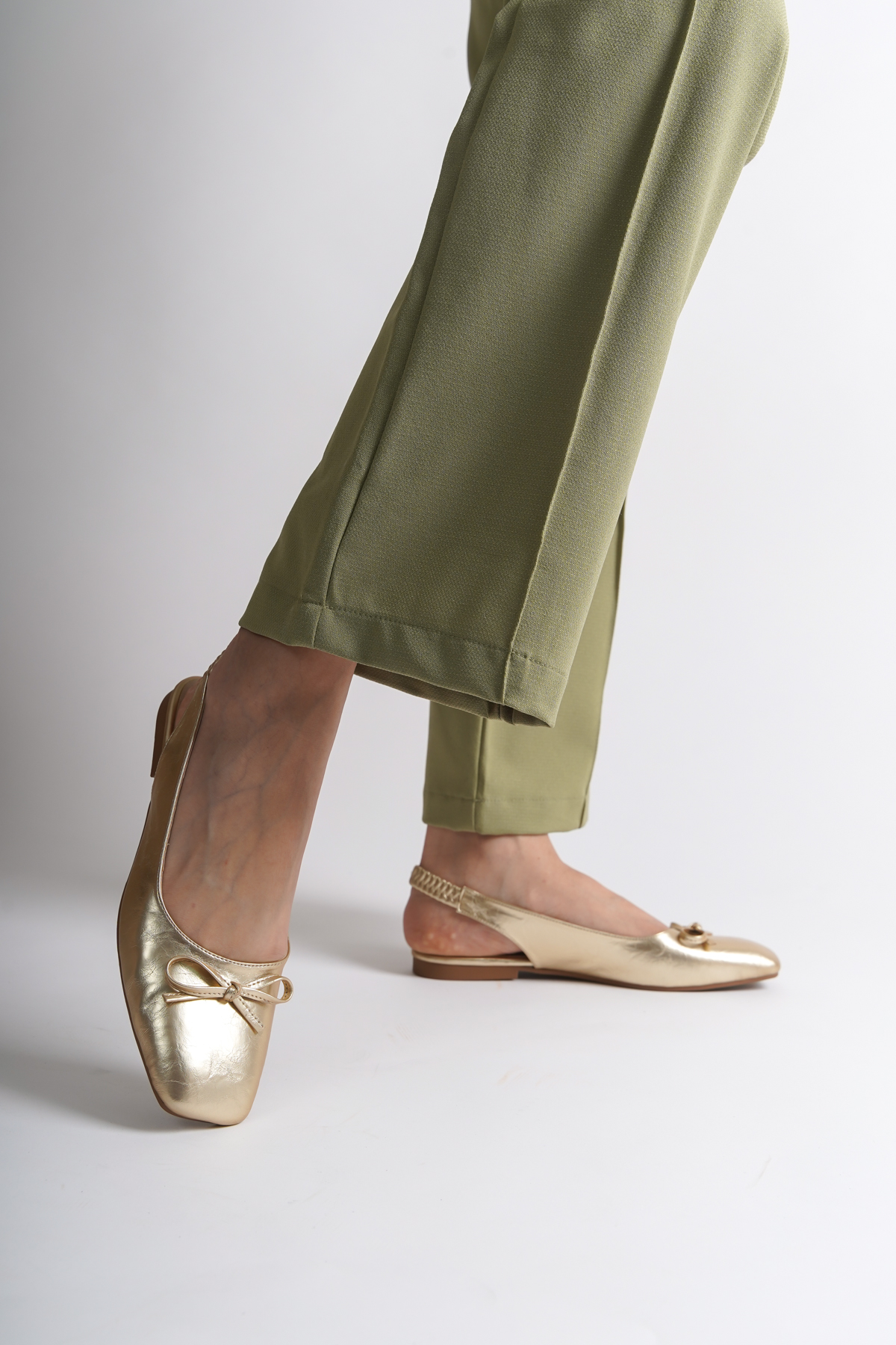 Capone Open Back Blunt Toe Bow Detailed Elastic Back Women Gold Ballerinas