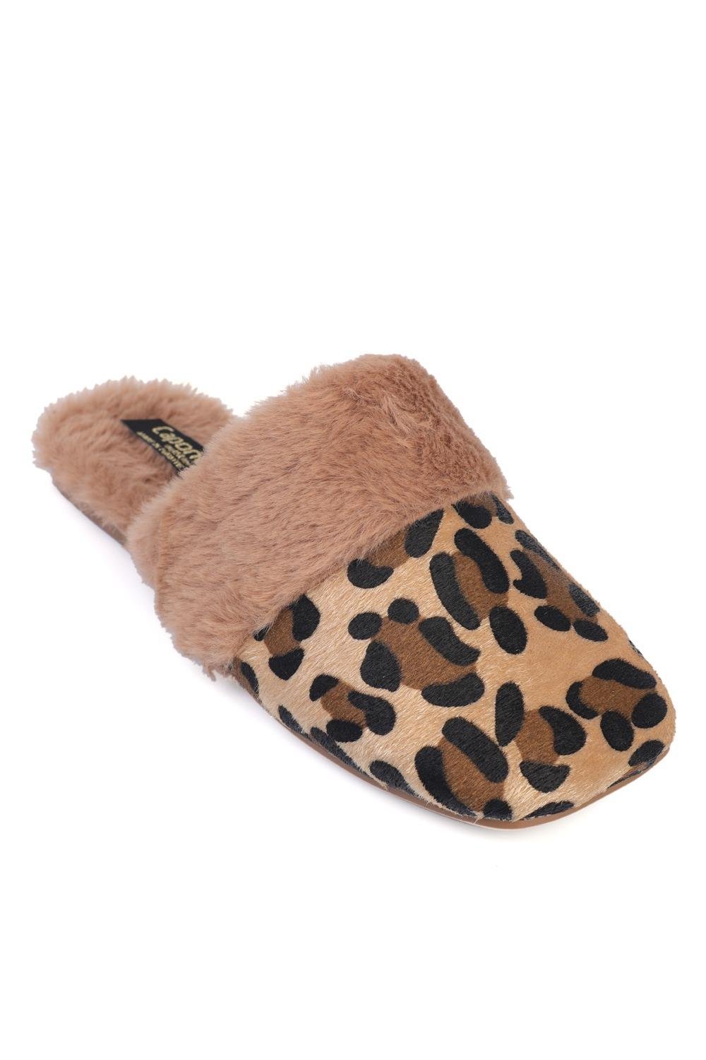 Capone Outfitters 20200 Women Leopard Furry Sandal