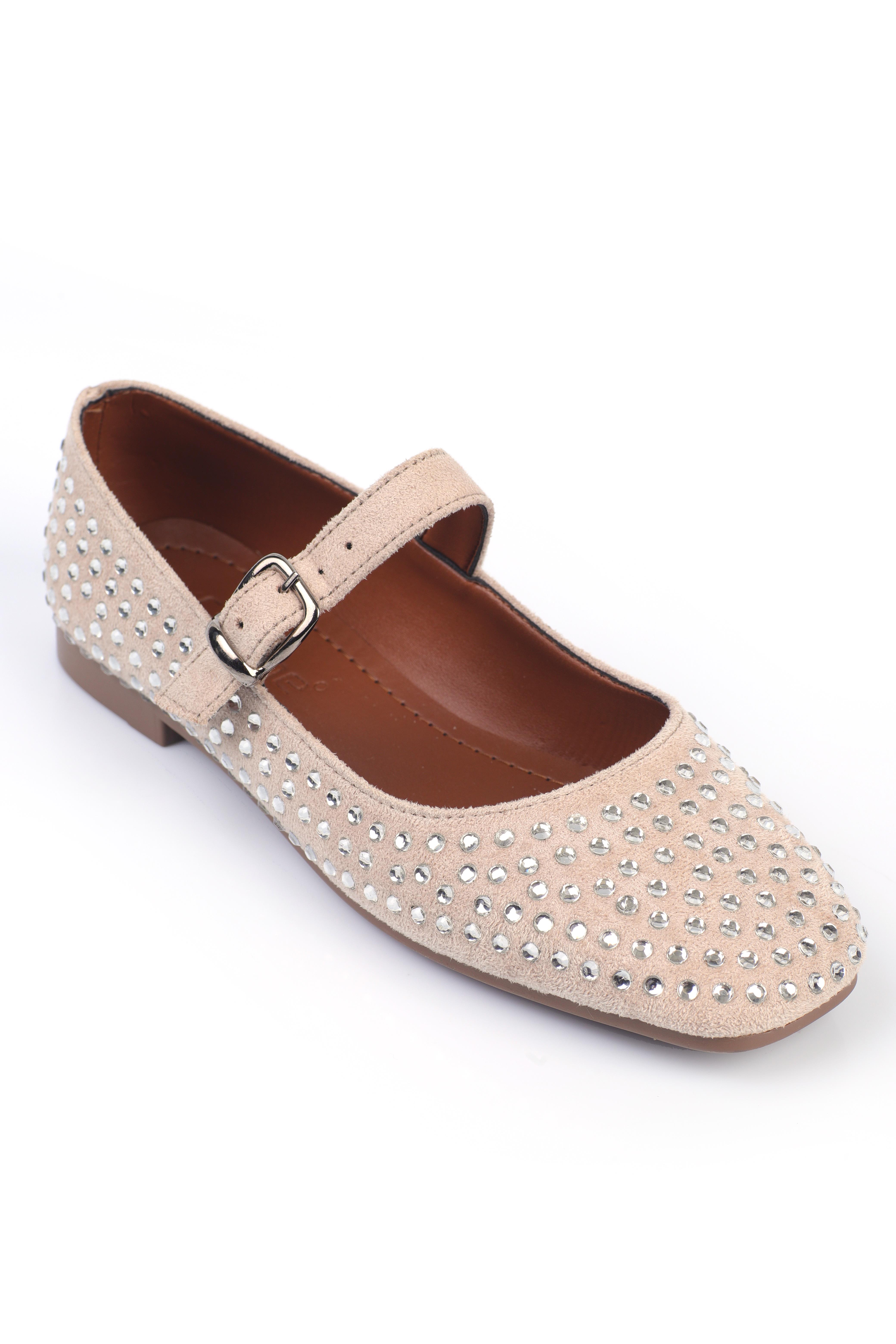 Capone Outfitters 230 Women Sued Beige Ballerina