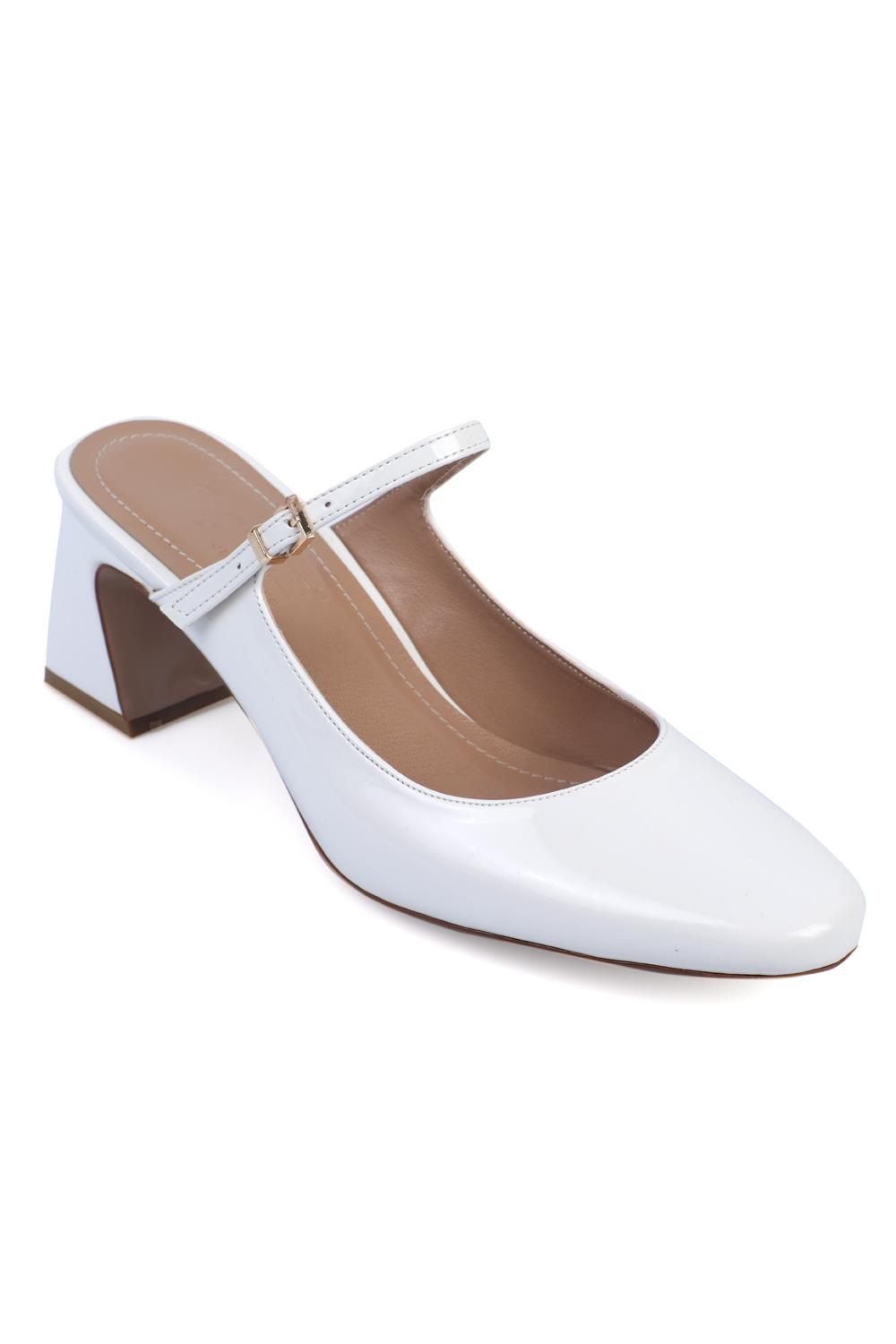Capone Outfitters F802 Women White Sandal