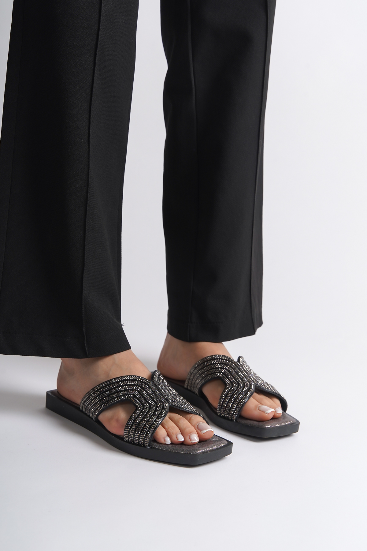 Capone Outfitters HRM11 Women Platinum Sandal
