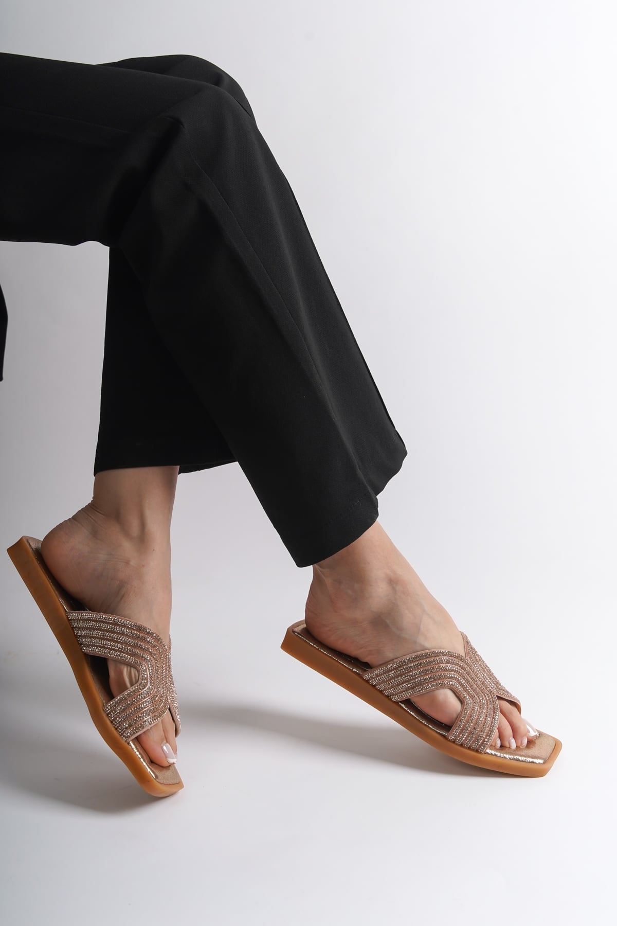 Capone Outfitters HRM11 Women Rose Sandal