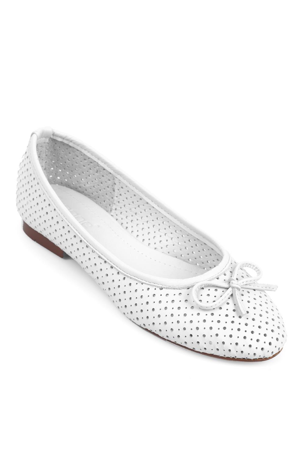 Capone Outfitters N99 Women White Ballerina