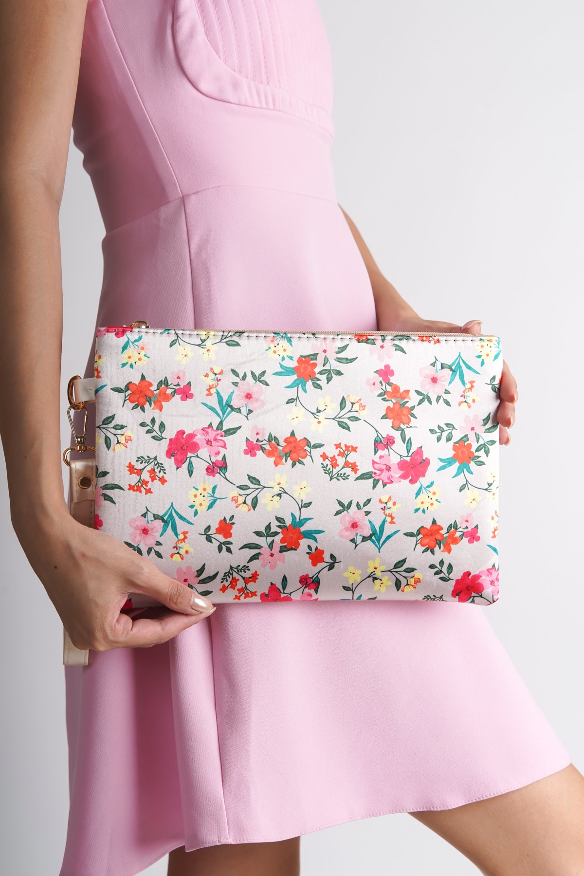 Capone Paris Women Beige Wrislet