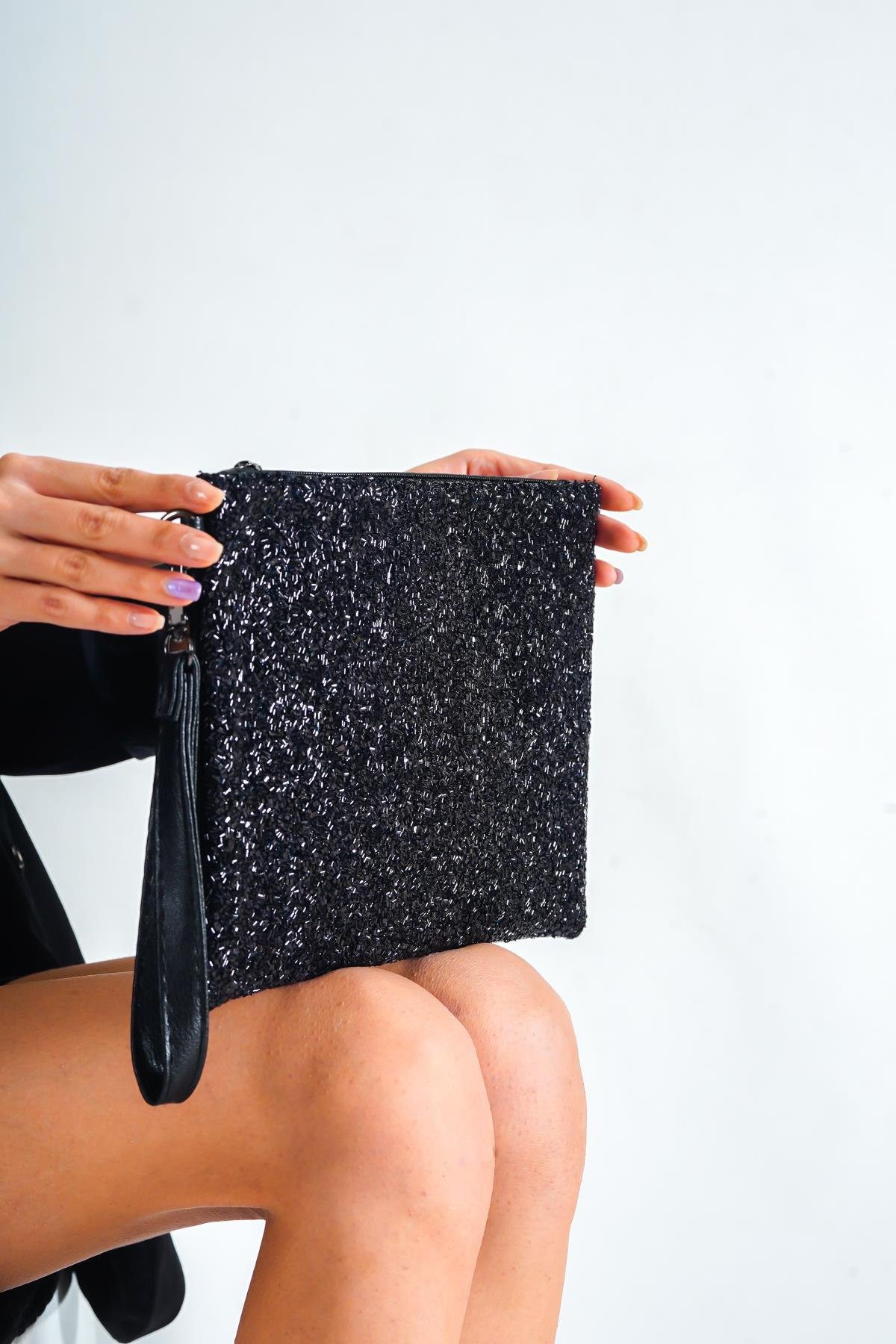 Capone Paris Women Black Wrislet