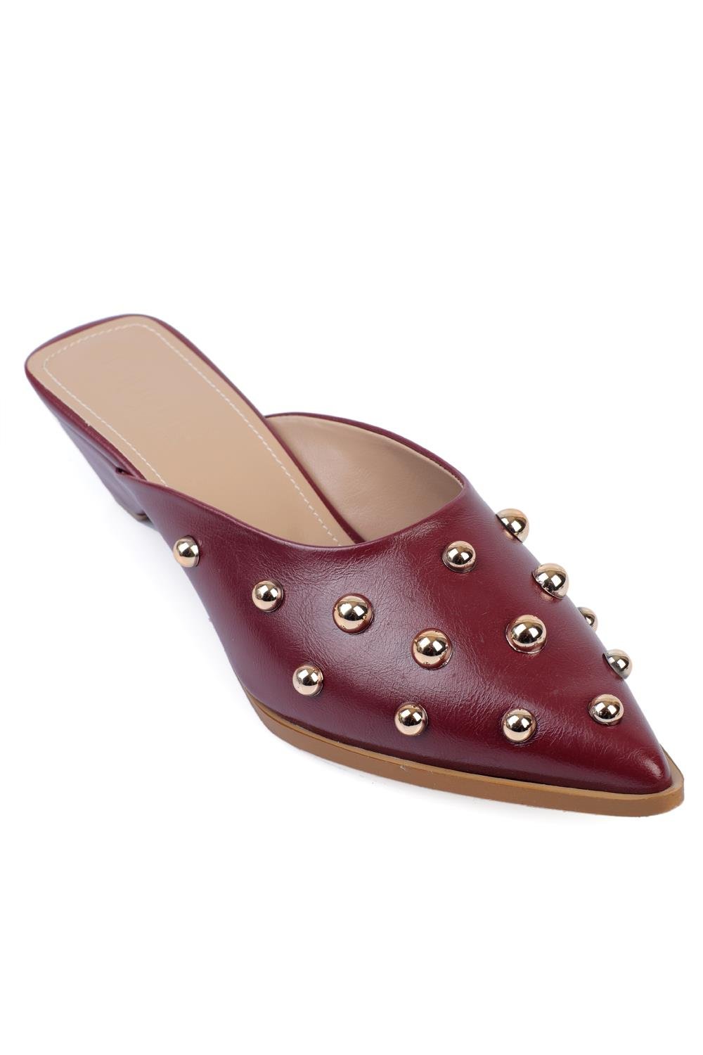 Capone Pointed Closed Toe Metal Accessorized Women Burgundy Sandals