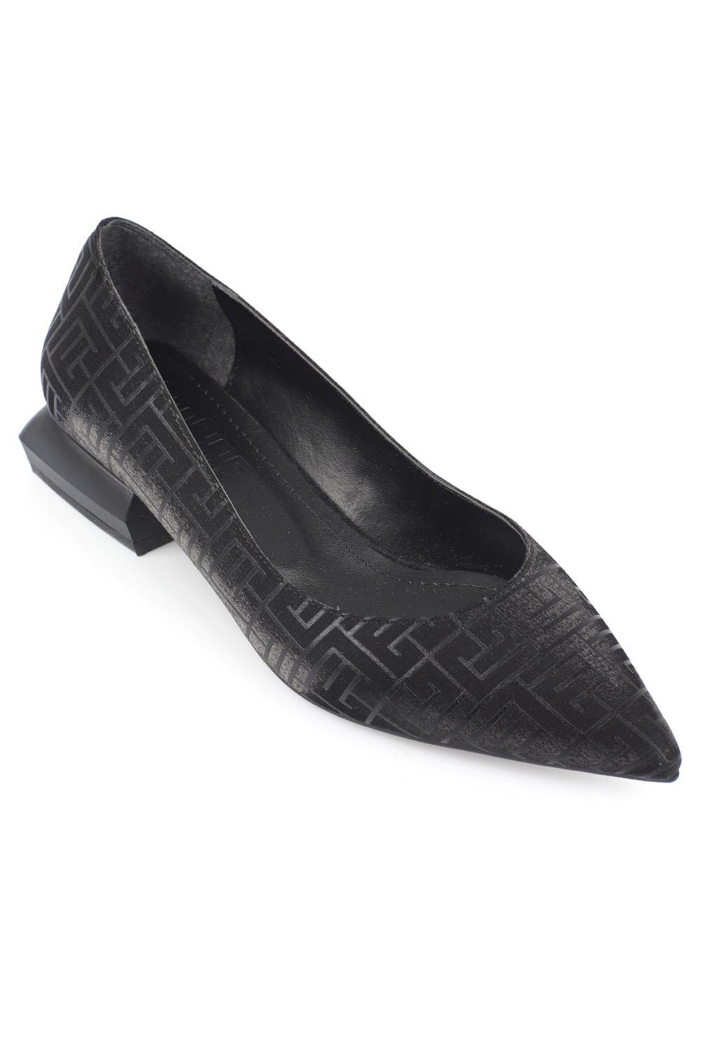 Capone Pointed Toe Labyrinth Pattern Satin Low Heel Woman Shoes