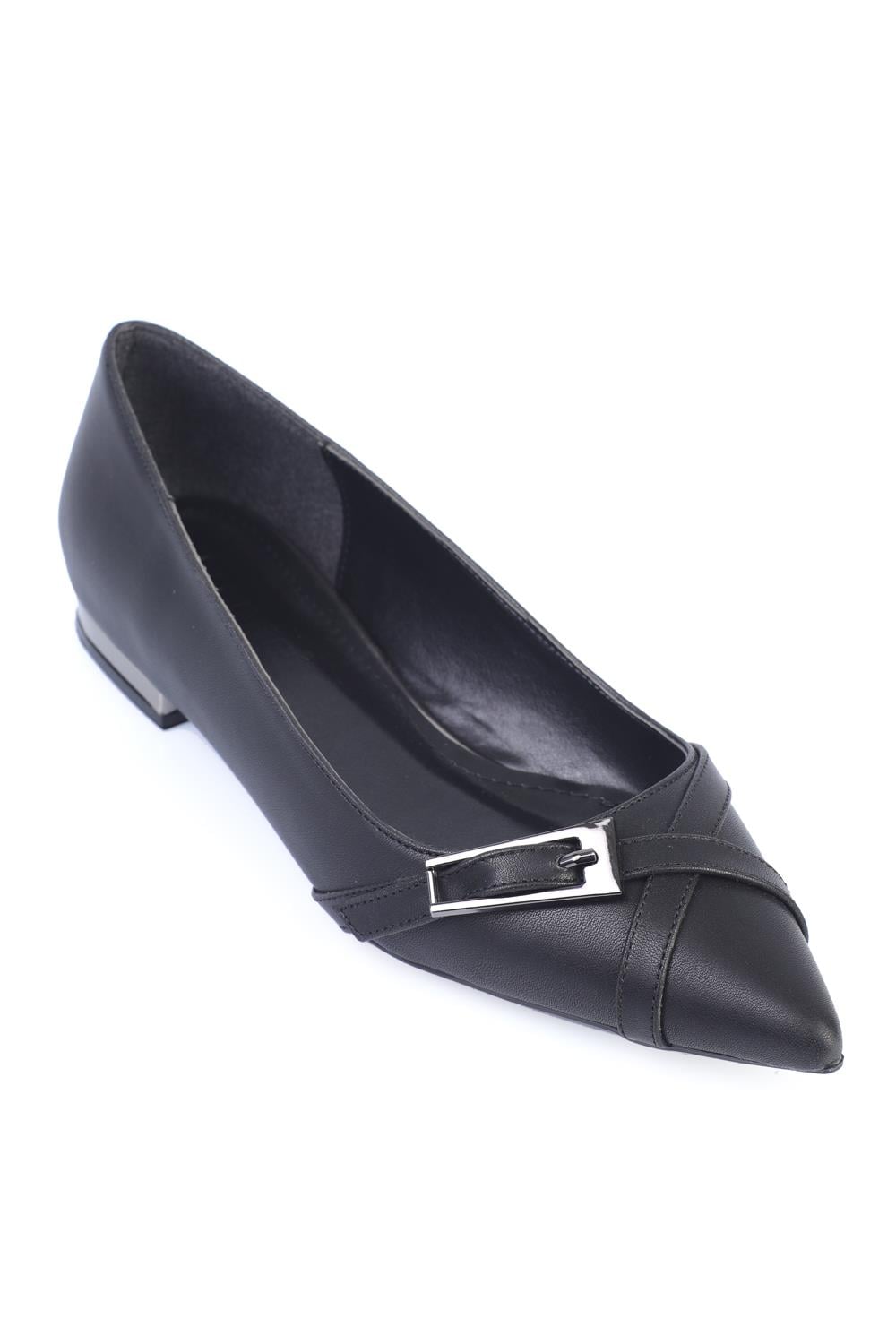 Capone Pointed Toe Short Heeled Metal Accessorized Women Black Ballerinas