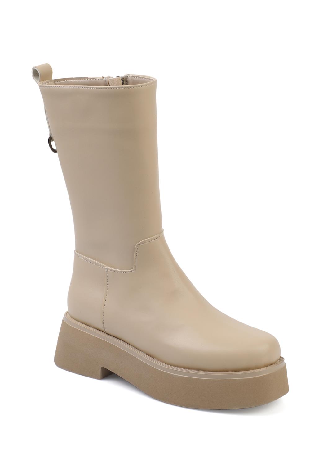 Capone Round Toe Pull-On Track Sole Woman Boots
