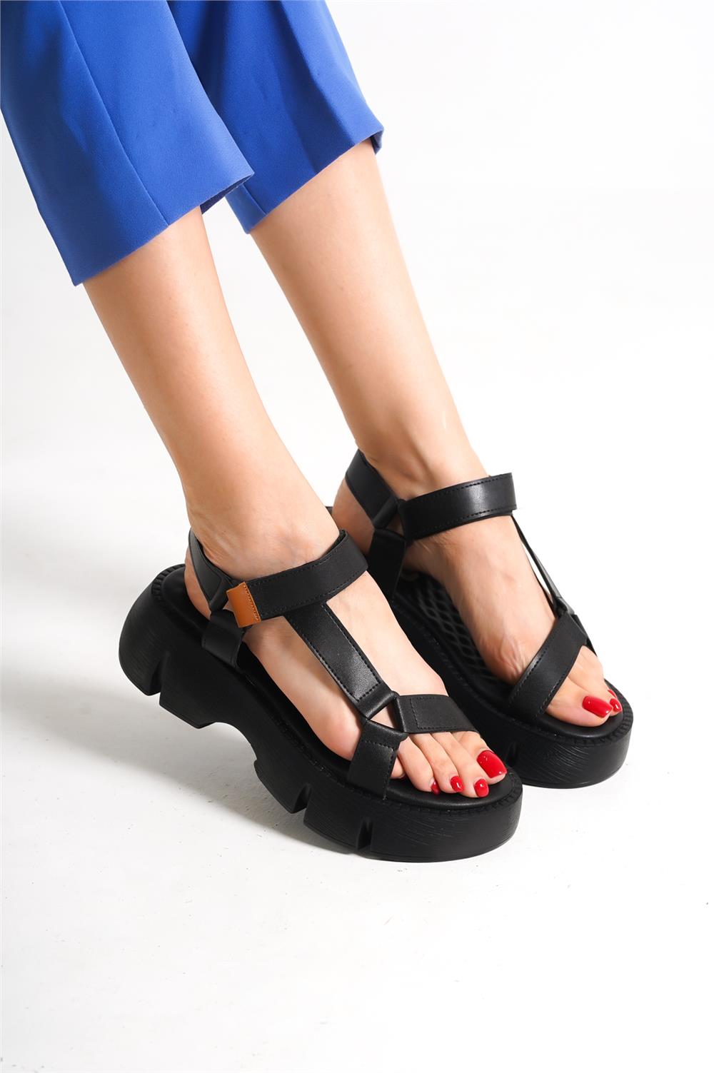 Capone Thick Sole Banded Comfort Sole Women Black Sandals