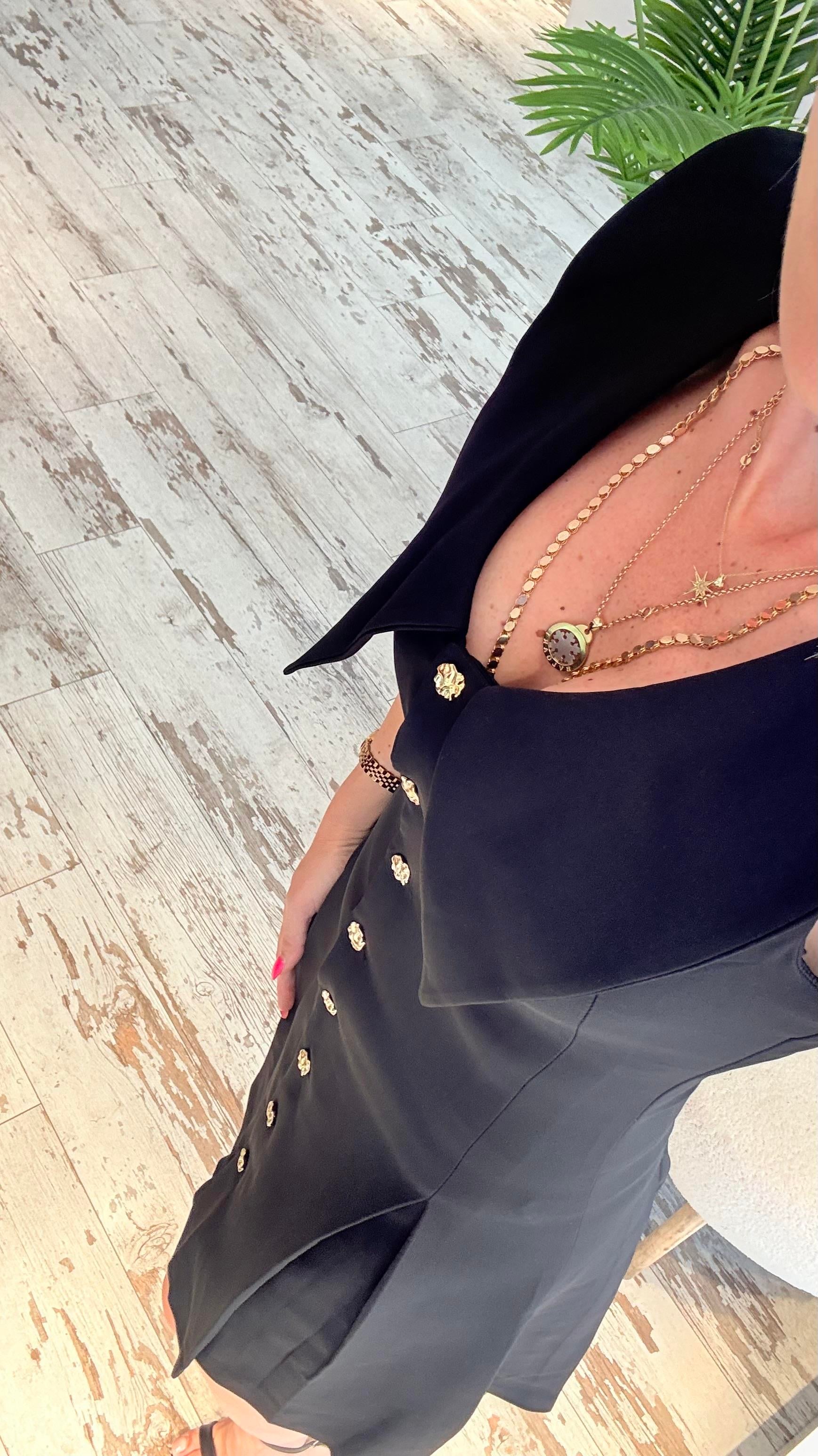 BEBE YAKA SİYAH ELBİSE