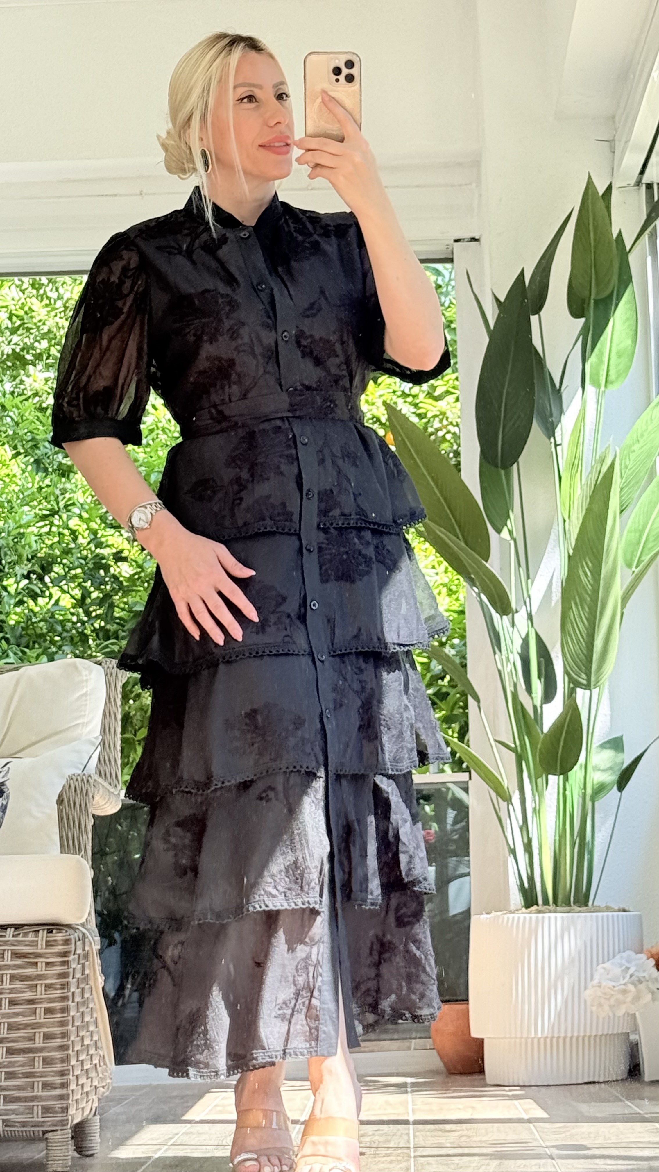 BERİ SİYAH ELBİSE