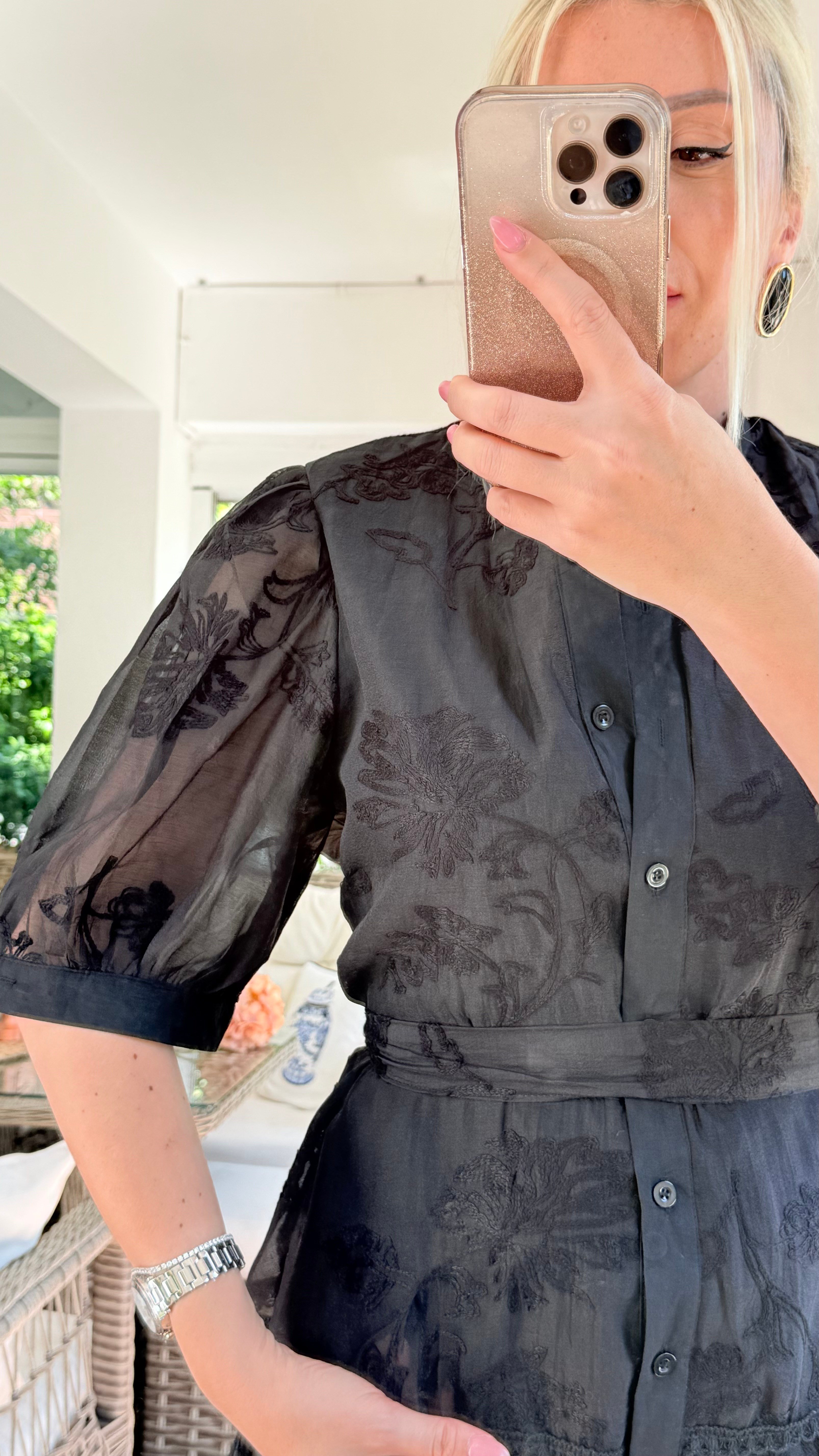 BERİ SİYAH ELBİSE