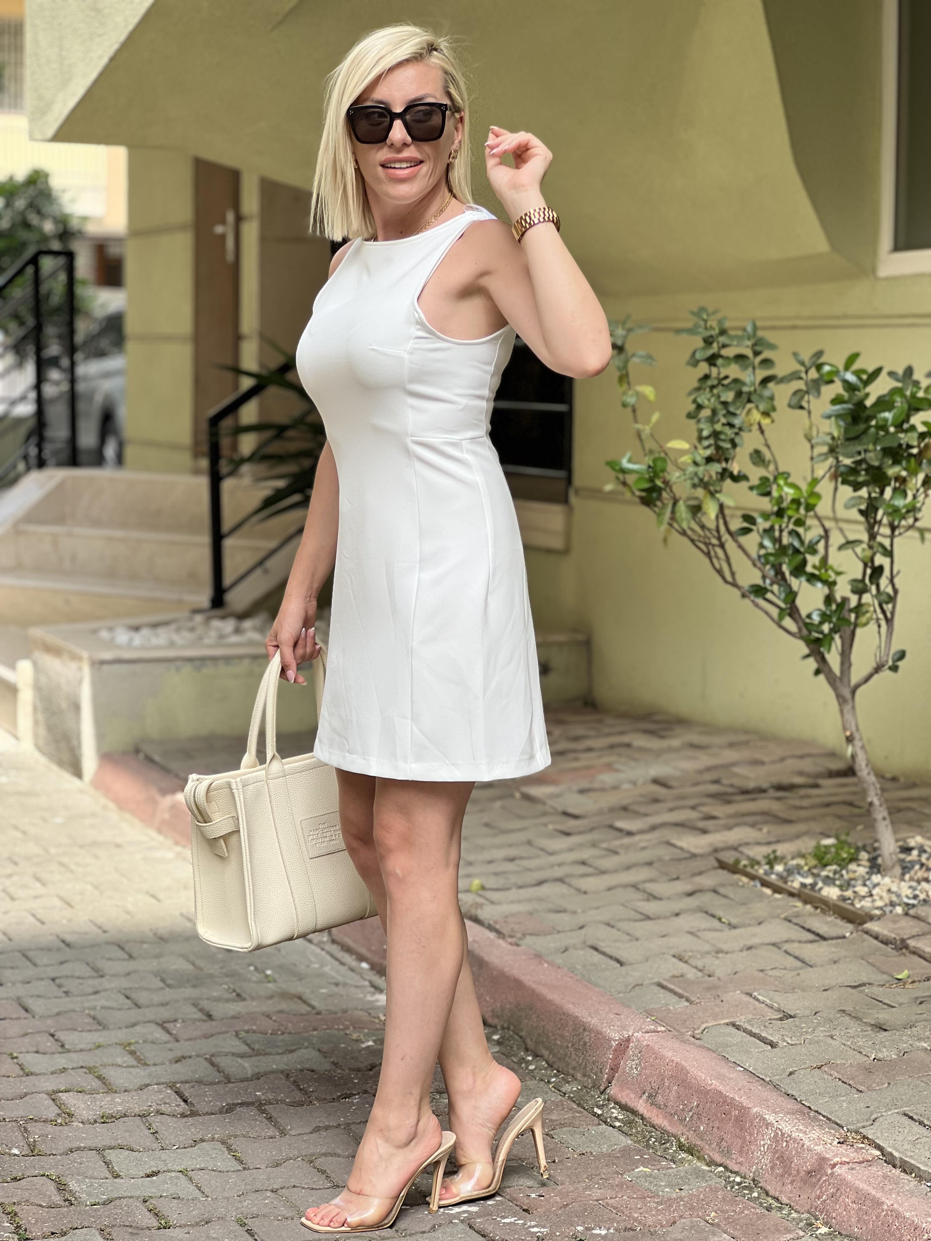 WHITE BEYAZ CREP ELBİSE