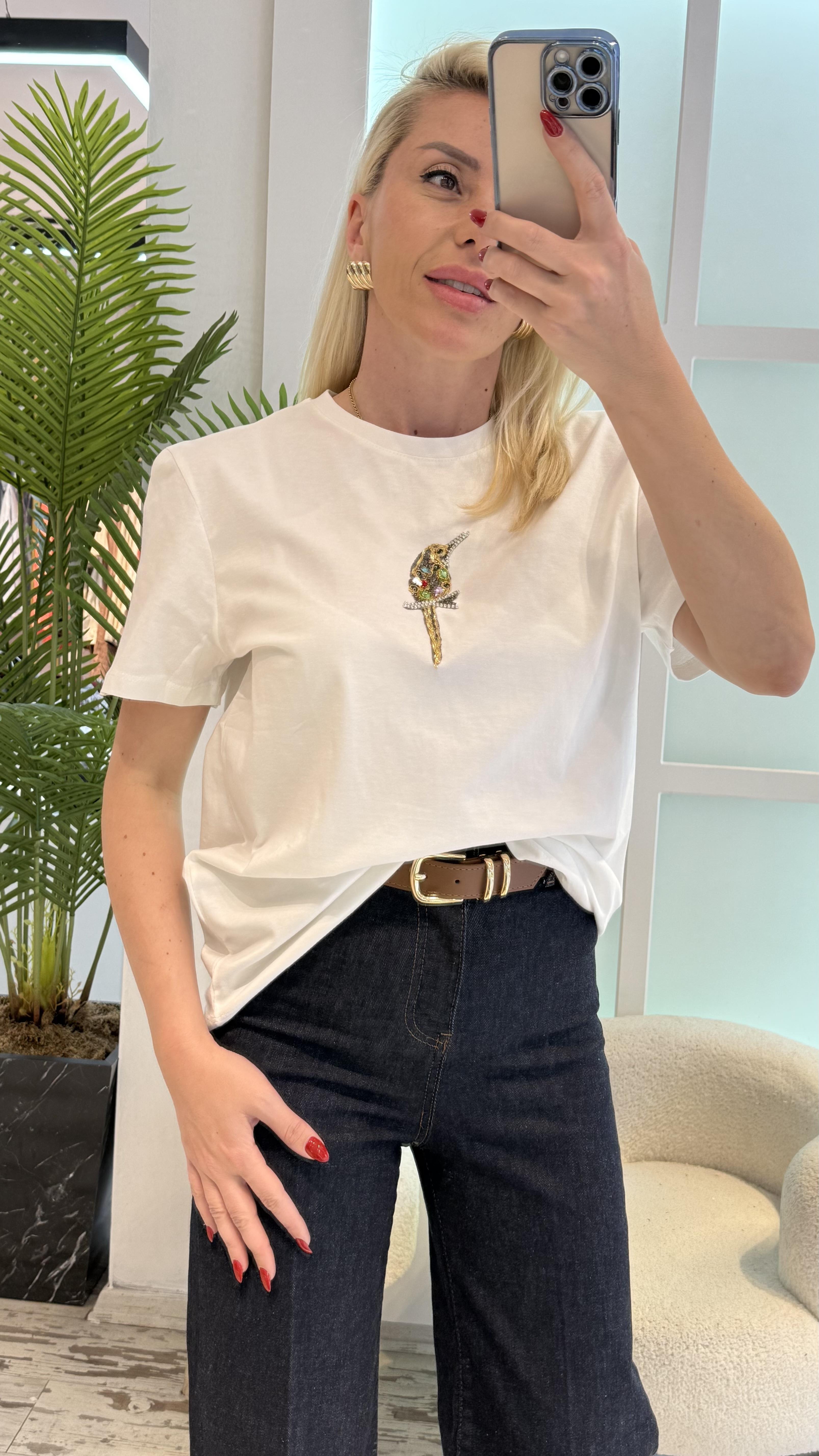 BEYAZ TASARIM TSHIRT